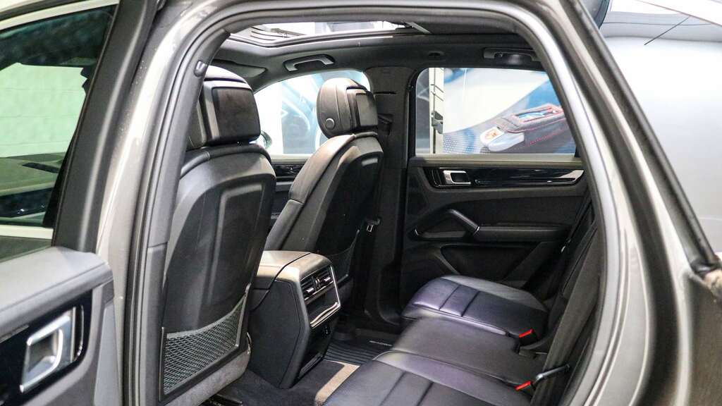 Porsche Cayenne V6 Auto Black #18