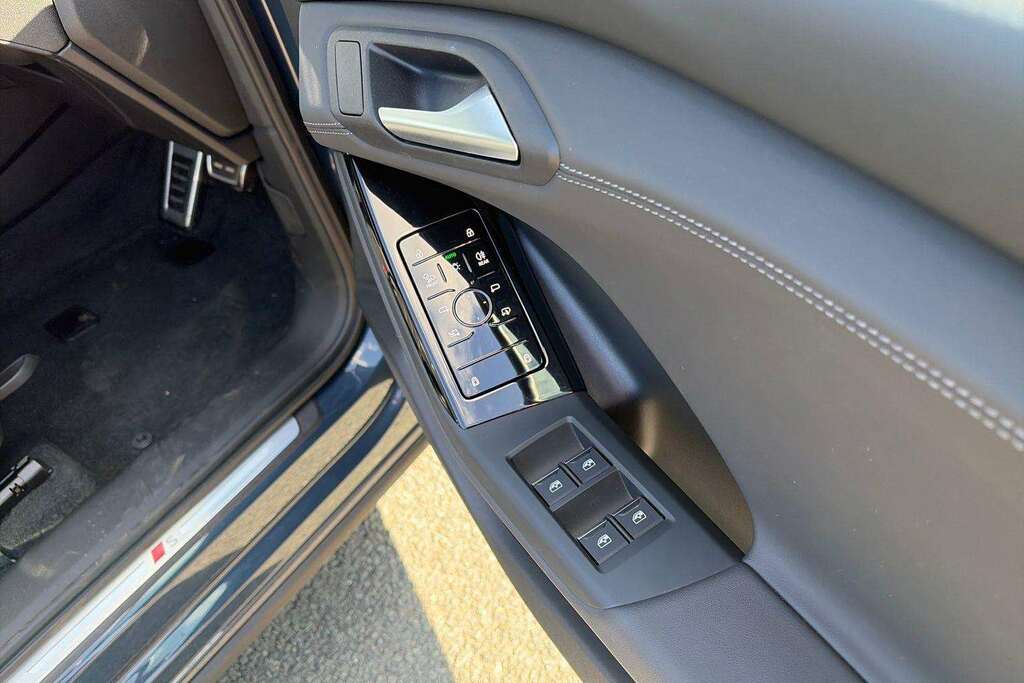 Audi Q6 E-Tron Edition 1 Black #14