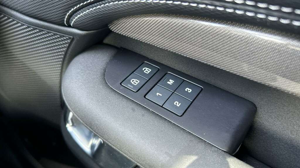 Land Rover Discovery R-dynamic Se White #25