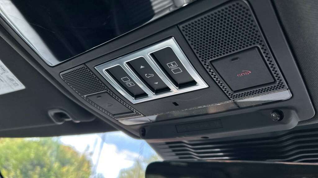 Land Rover Discovery R-dynamic Se White #23