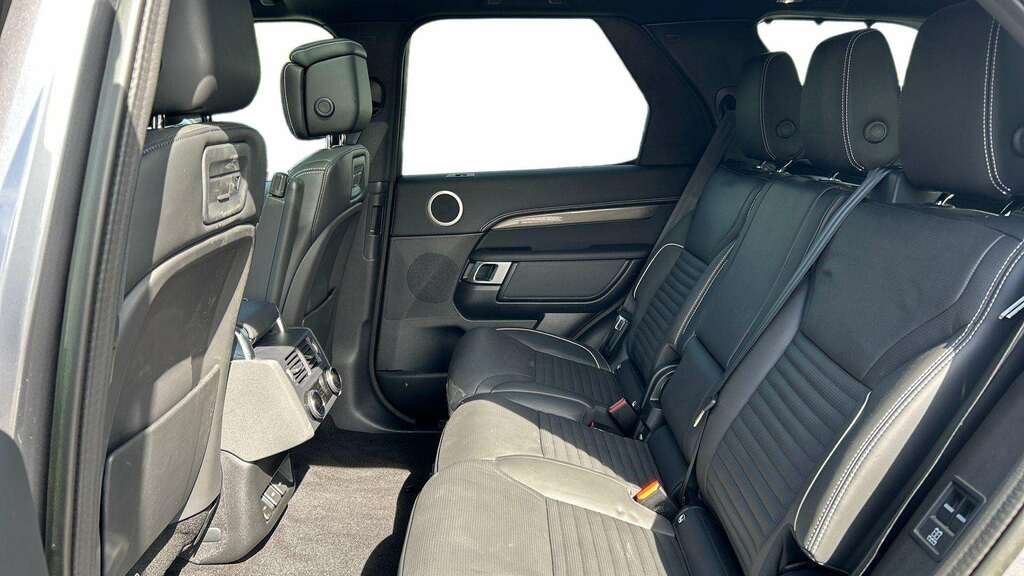 Land Rover Discovery 3.0 D300 Metropolitan Edition 2023 Grey #4