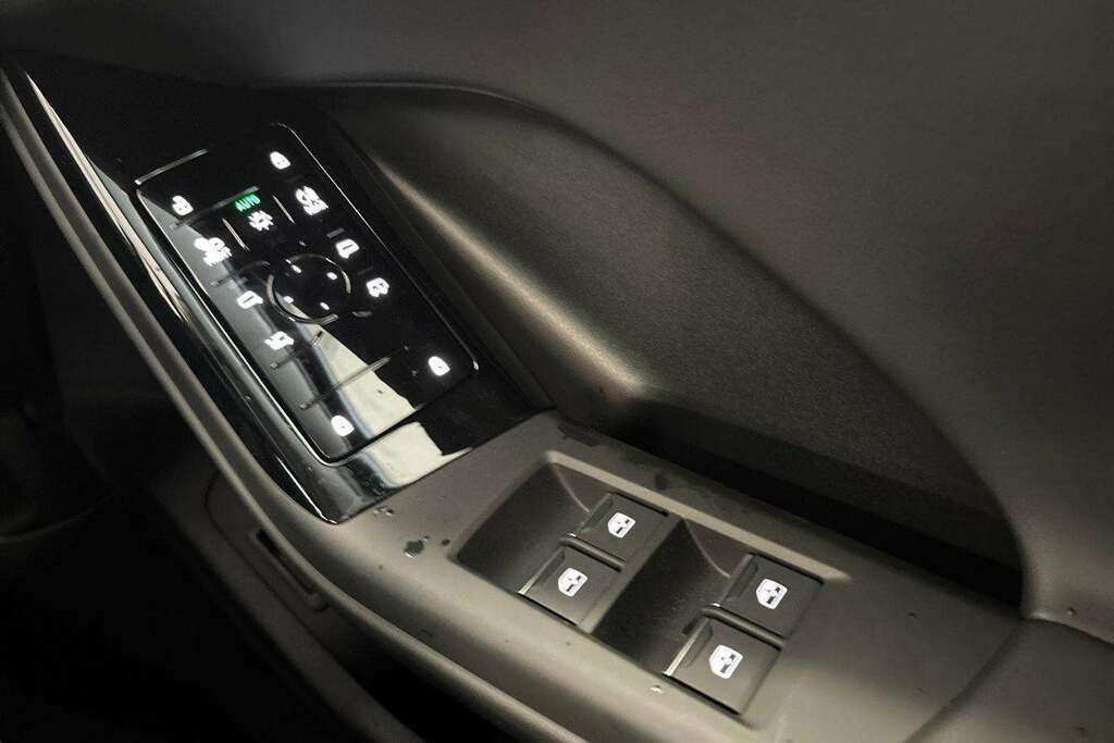 Audi Q6 E-Tron Sport Black #14