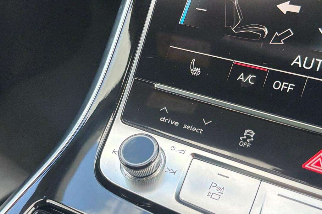 Audi Q8 Black Edition Blue #30