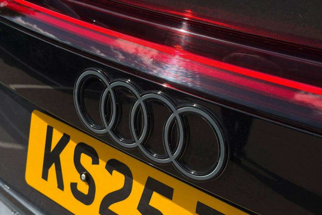 Audi Q8 Black Edition Blue #12