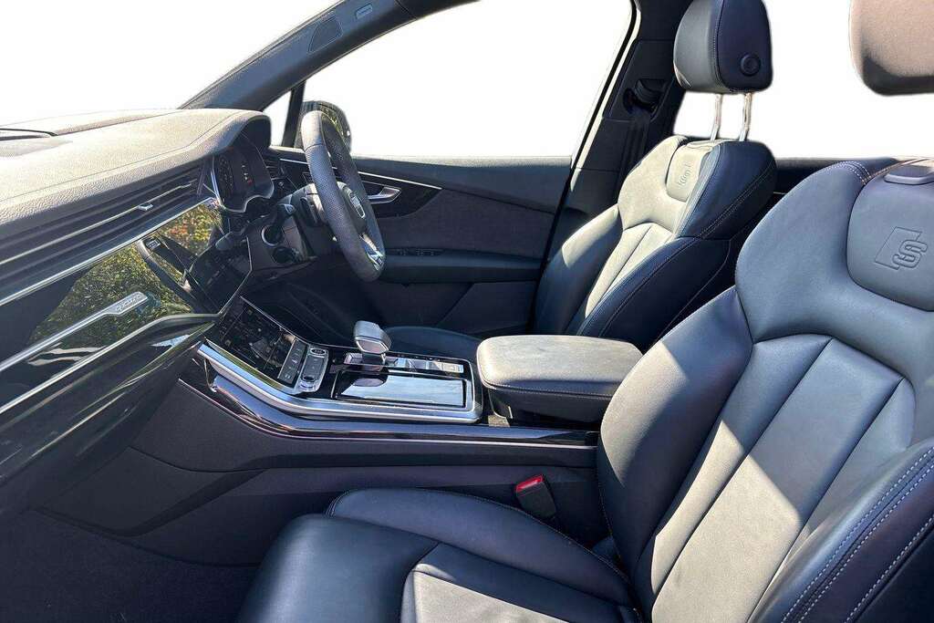 Audi Q7 Black Edition Black #21