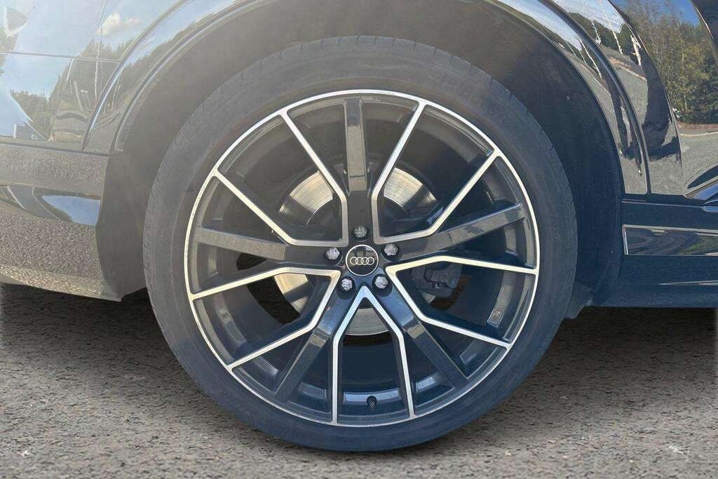 Audi Q7 Black Edition Black #9