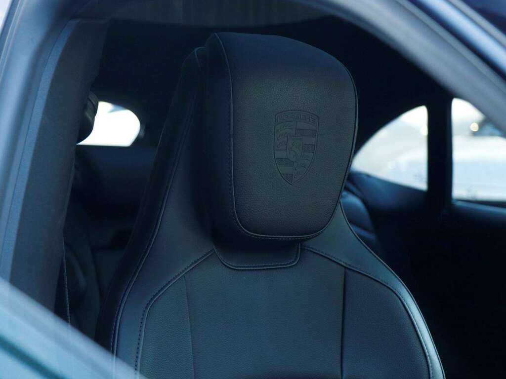 Porsche Taycan 4S Automatic #24