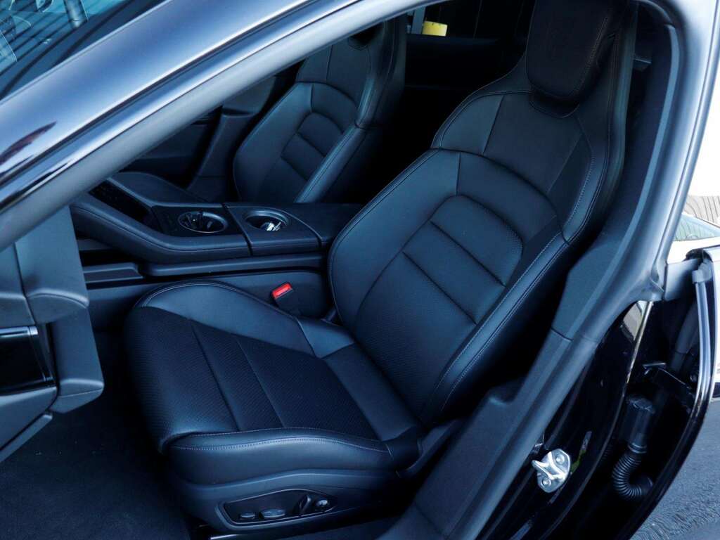 Porsche Taycan 4S Automatic #26