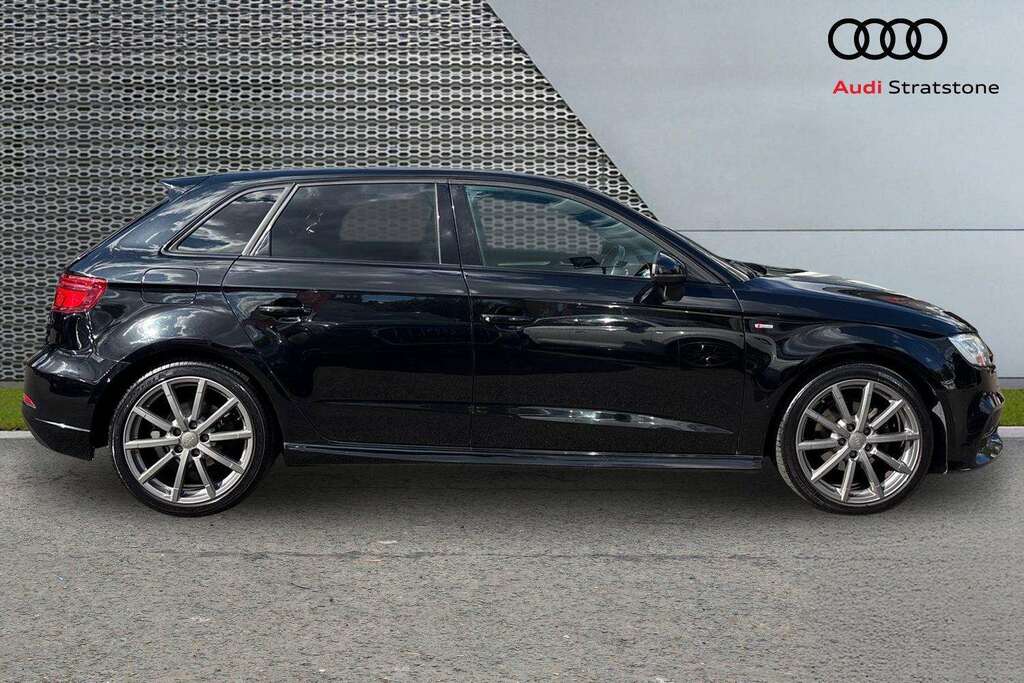 Audi A3 35 Tfsi Black Edition S Tronic Tech Pack 201 GD18SCX Black #4