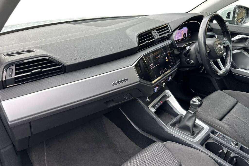 Audi Q3 35 Tfsi Sport 2019 KM19SRT White #2