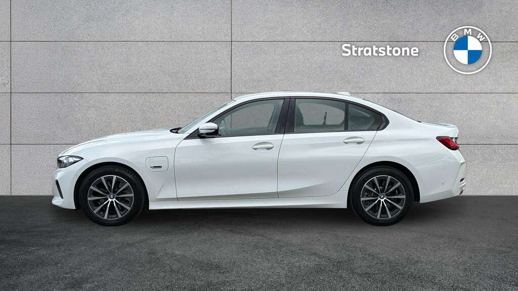 BMW 3 Series 330E Sport Step 2022 PJ72RWW White #4