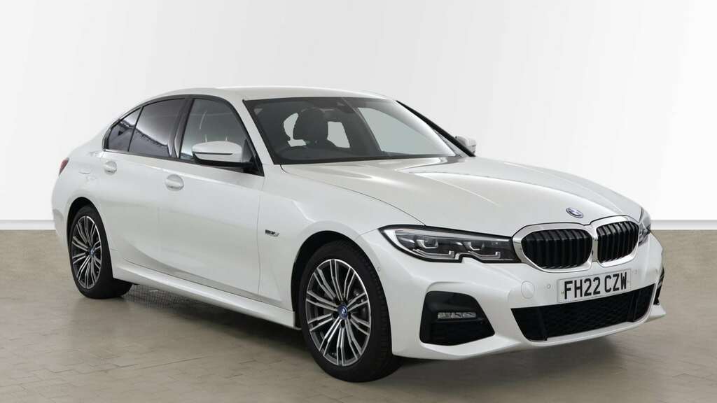 BMW 3 Series 330E M Sport Step 2022 White