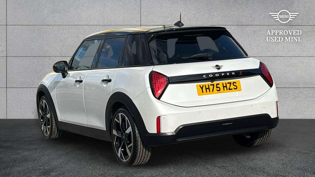 Mini Hatch 2.0 S Exclusive 2025 YH75HZS White #2