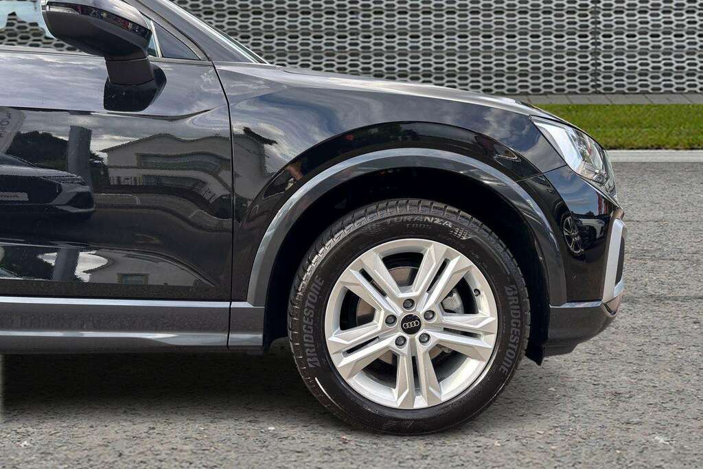 Audi Q2 35 Tfsi Sport S Tronic Tech Pack 2026 LM26UEW Black #5