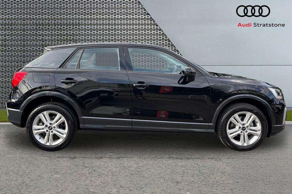 Audi Q2 35 Tfsi Sport S Tronic Tech Pack 2026 LM26UEW Black #4