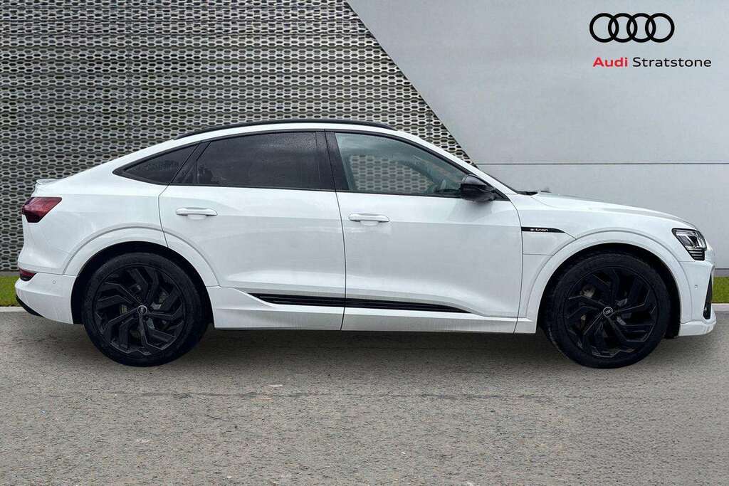 Audi E-tron 300Kw 55 Quattro 95Kwh Black Edition 2022 White #4