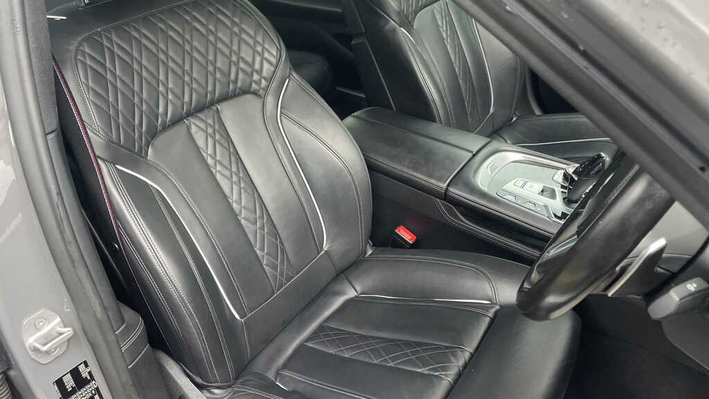 BMW 7 Series  Black #12