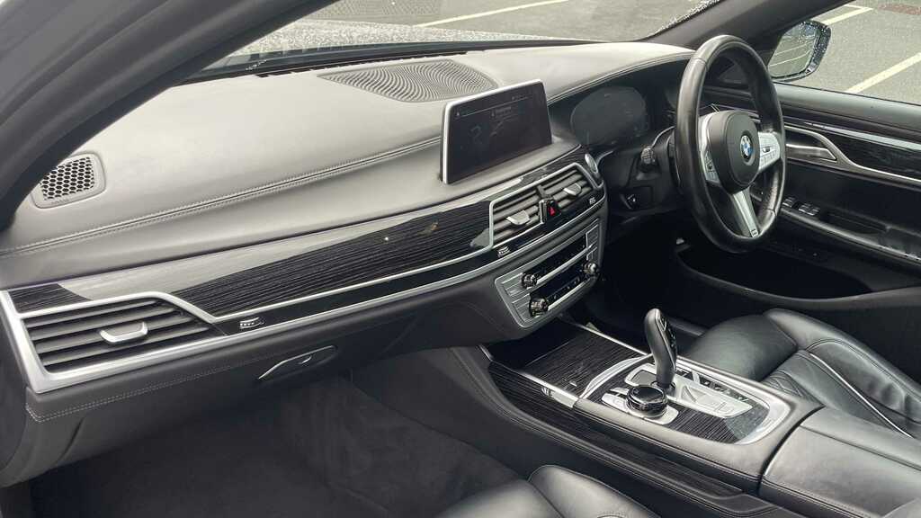 BMW 7 Series  Black #9