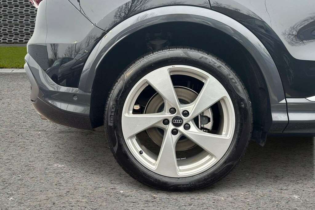 Audi Q5 Hybrid Black #11