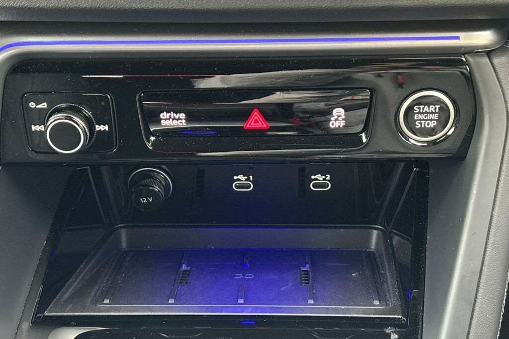Audi Q5 Hybrid Black #30