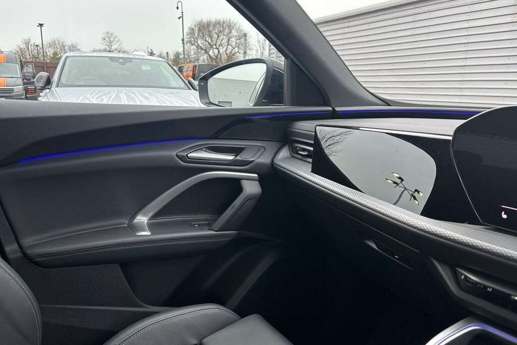 Audi Q5 Hybrid Black #35
