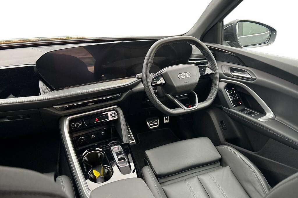 Audi Q5 Hybrid Black #20