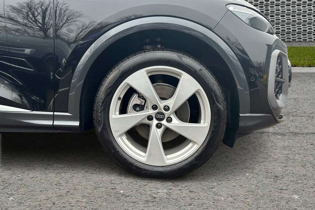 Audi Q5 Hybrid Black #10