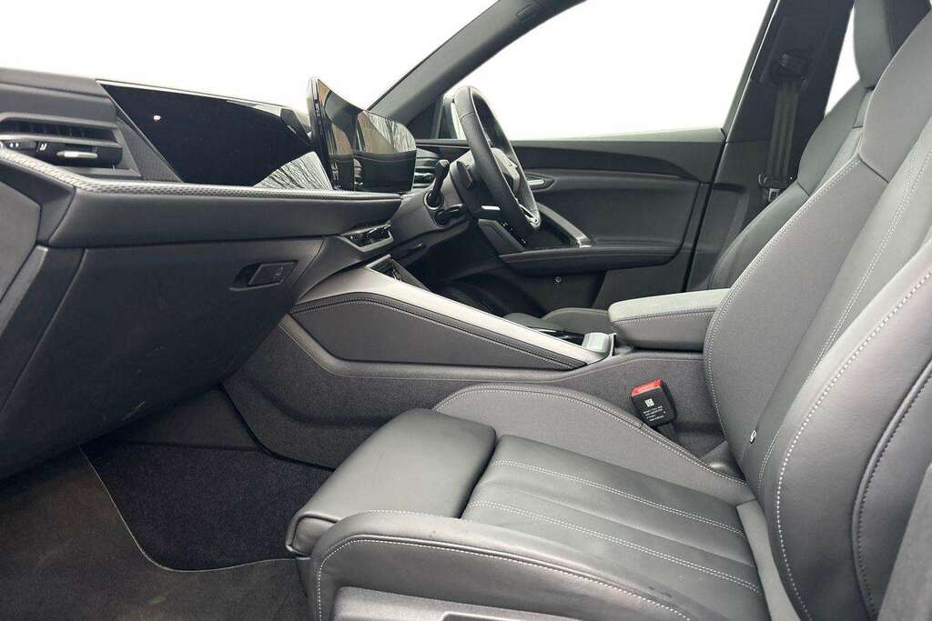 Audi Q5 Hybrid Black #21