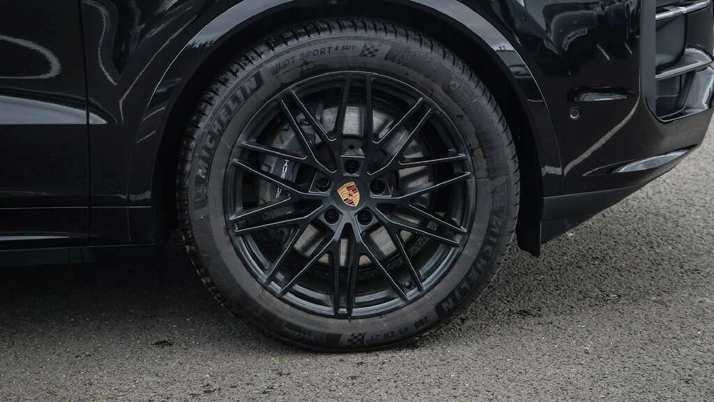 Porsche Cayenne E-hybrid Coupe Black Edition 2025 Black #4