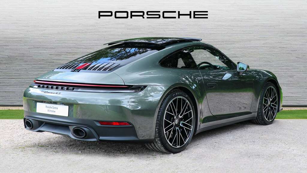 Porsche 911 Carrera 4S 2026 Green #3