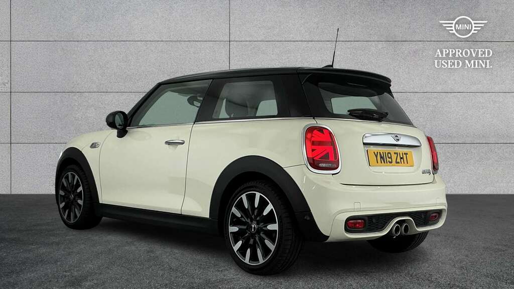 Mini Hatch 2.0 Cooper S Exclusive II 2019 White #2