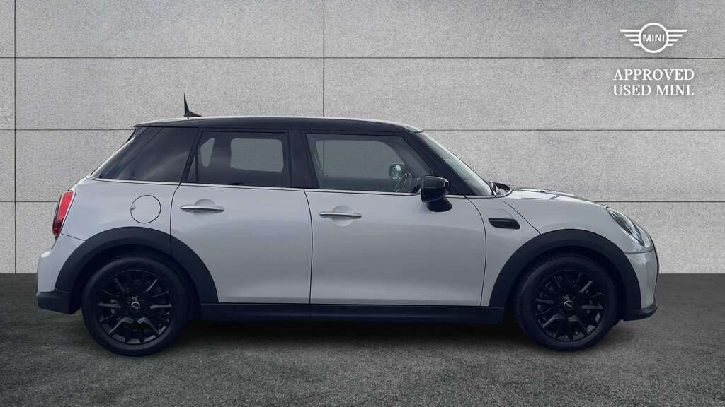 Mini Hatch 1.5 Cooper Classic 2022 White #2