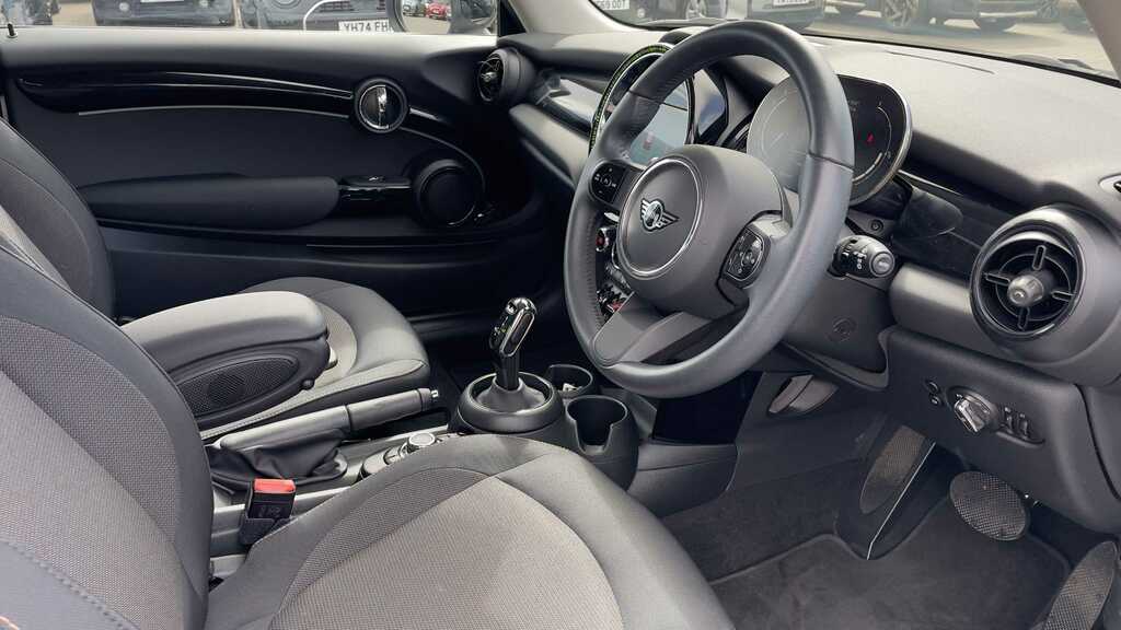 Mini Hatch 1.5 Cooper Classic 2023 YA72KPJ Silver #6