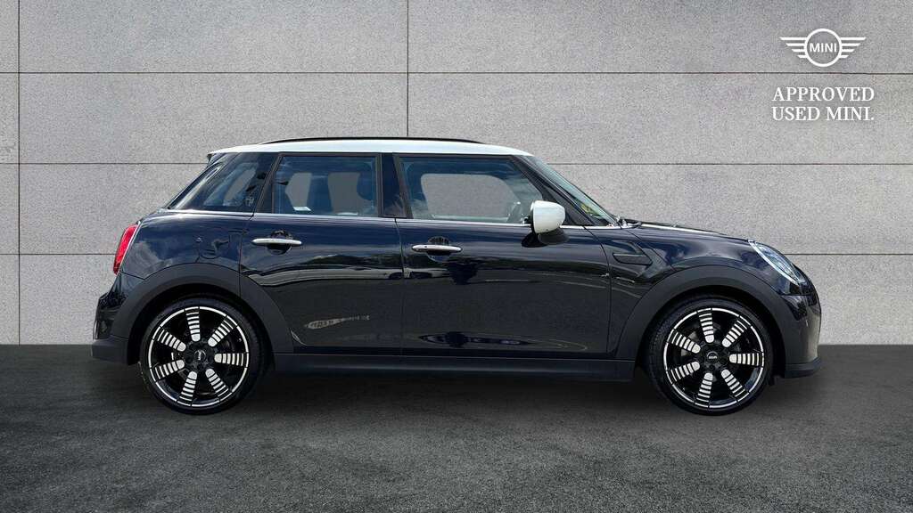 Mini Hatch 1.5 Cooper Exclusive Premium 2023 KW72NWP Black #3