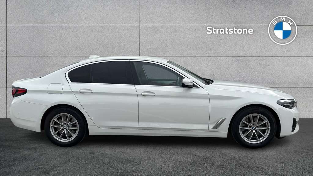 BMW 5 Series 520D Mht Se Step 2022 White #3