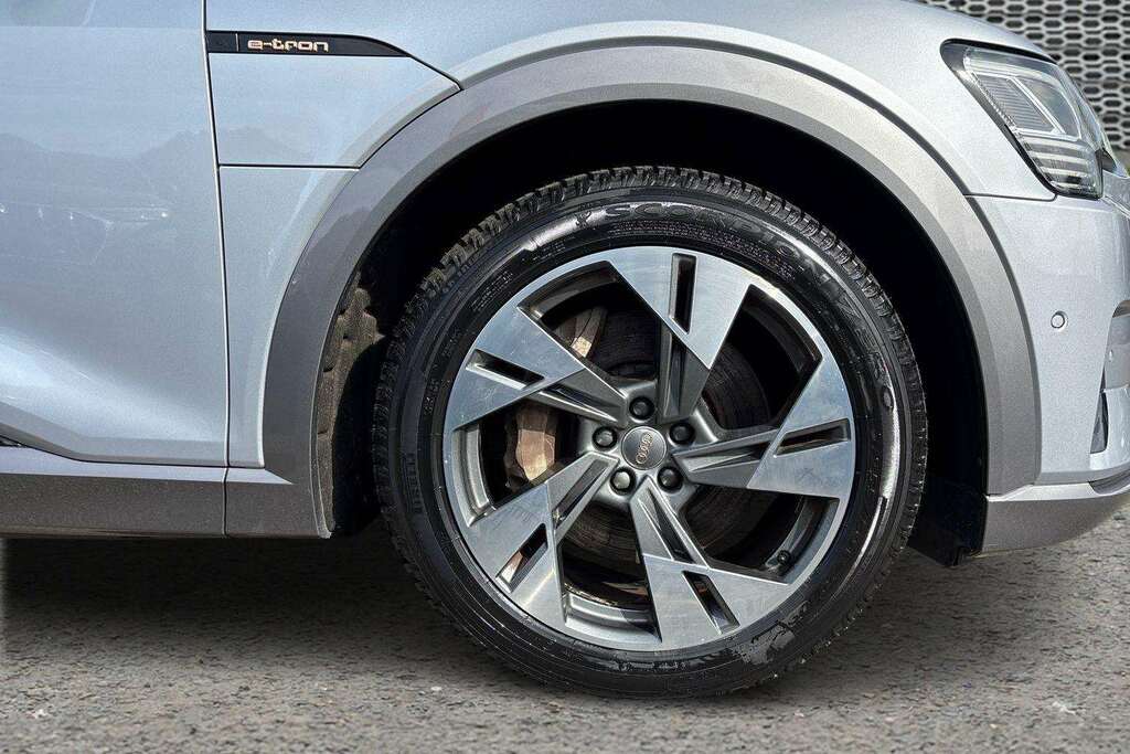 Audi E-tron 300Kw 55 Quattro 95Kwh 2020 Silver #5