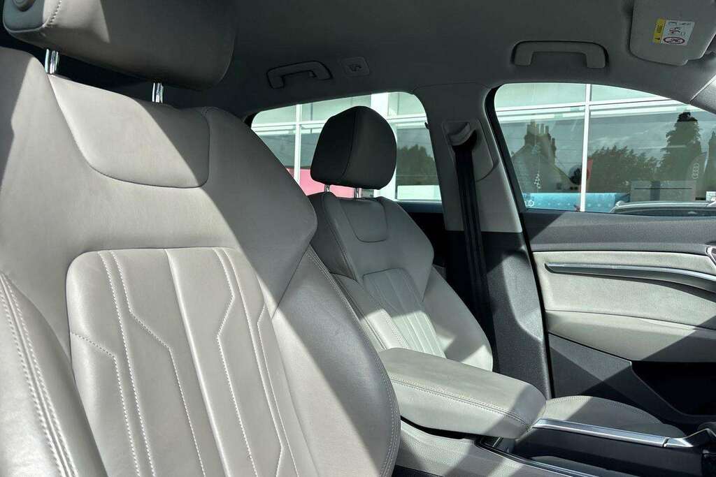 Audi E-tron 55 Quattro 95Kwh Grey #31