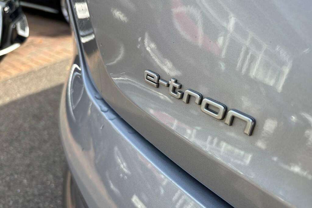 Audi E-tron 55 Quattro 95Kwh Grey #33