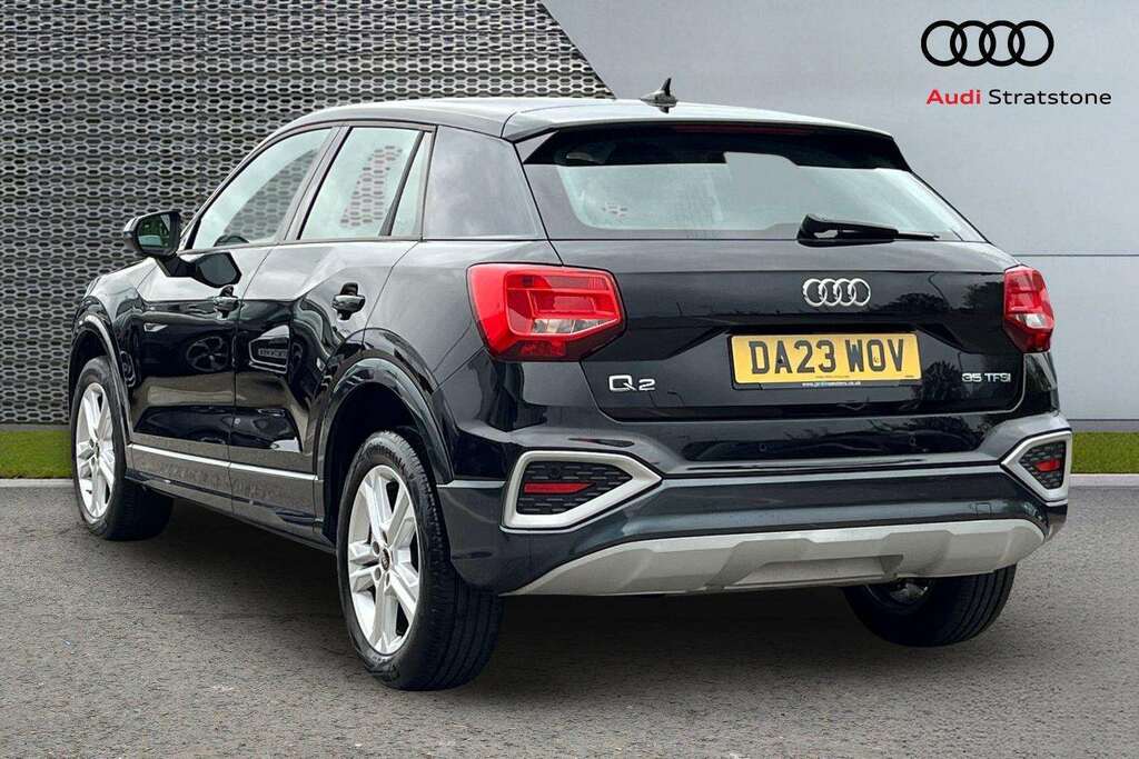 Audi Q2 35 Tfsi Sport S Tronic 2023 Black #3