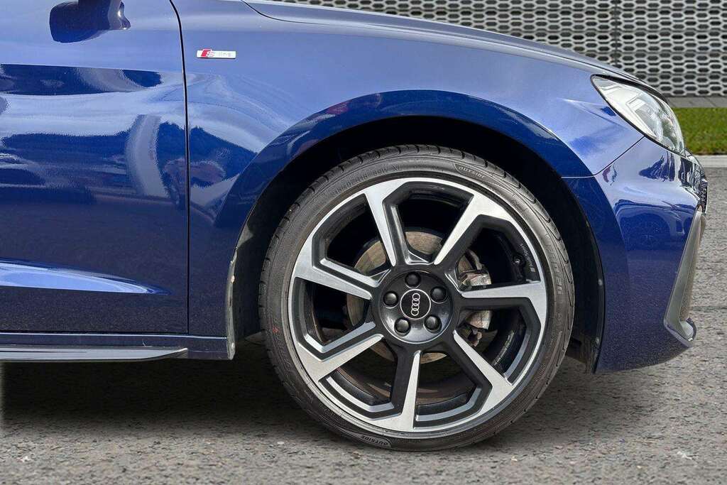 Audi A1 30 Tfsi Black Edition 2025 LP74BBX Blue #5