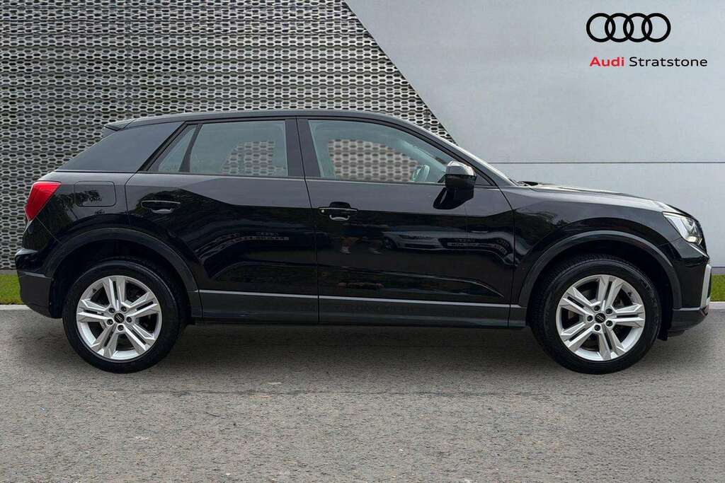 Audi Q2 35 Tfsi Sport S Tronic 2024 Black #4