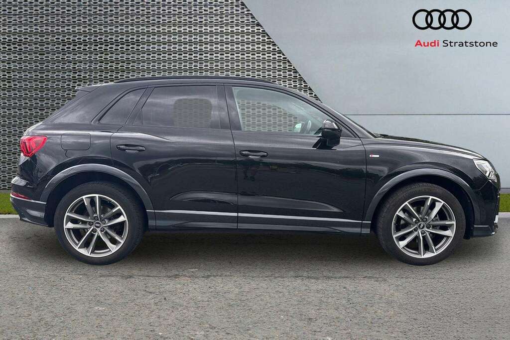 Audi Q3 35 Tfsi Black Edition S Tronic 2021 Black #4
