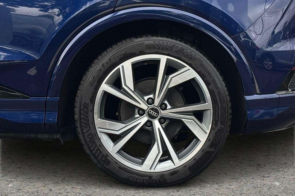Audi Q4 E Tron Vorsprung Black #9
