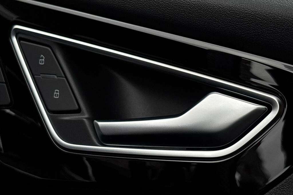 Audi Q4 E Tron Vorsprung Black #25