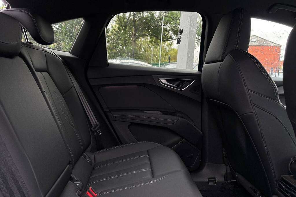 Audi Q4 E Tron Vorsprung Black #40