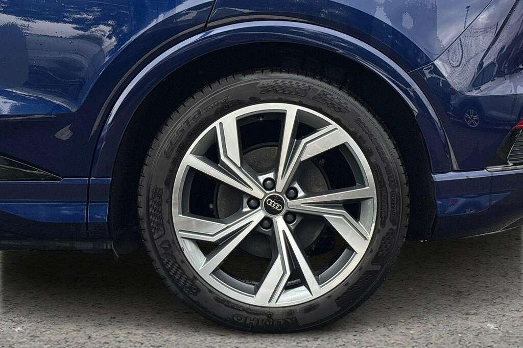 Audi Q4 E Tron Vorsprung Black #11