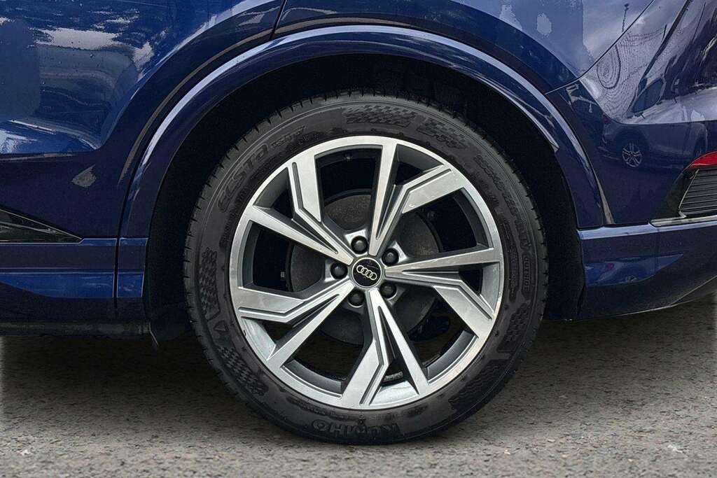 Audi Q4 E Tron Vorsprung Black #10