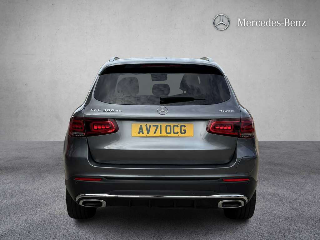 Mercedes-Benz GLC Class 300De 4Matic Amg Line Premium 9G-tronic 2021 Grey #4