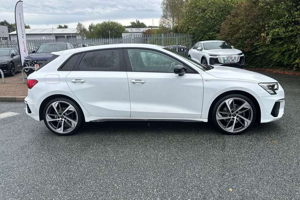 Audi Q2 35 Tfsi S Line S Tronic 2024 White #4
