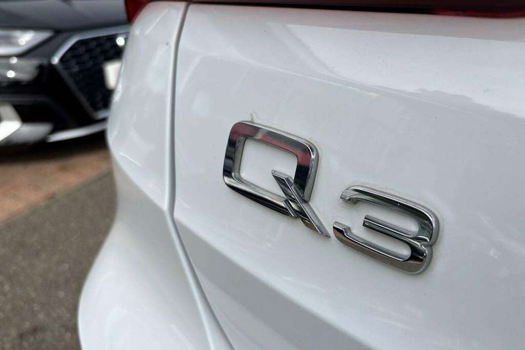 Audi Q3 45 Tfsi E S Line S Tronic Tech Pack Black #33